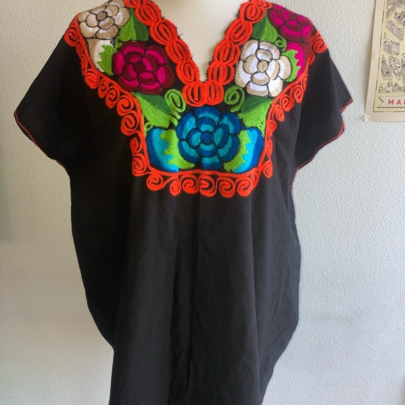 Mexican Embroidery dress - Picture 2 of 4